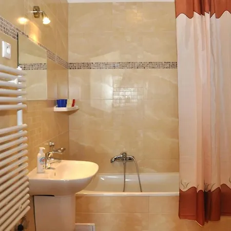 Tisza Palota Apartman